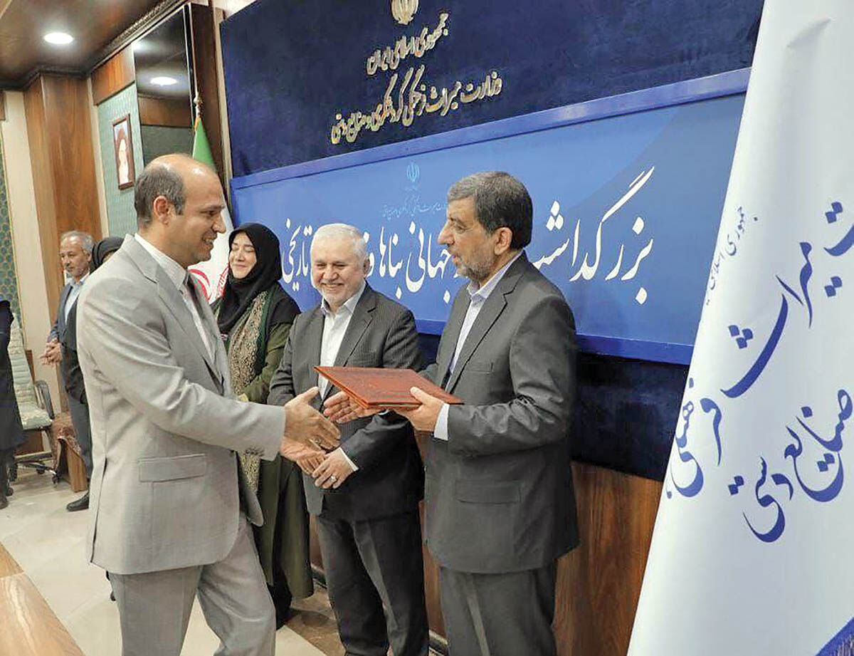 تجلیل از گل‌‌‌گهر برای انجام مسوولیت اجتماعی در حوزه میراث فرهنگی