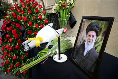 تصاویر  حضور فرزندان رهبر شهید در مصلی تهران + فیلم