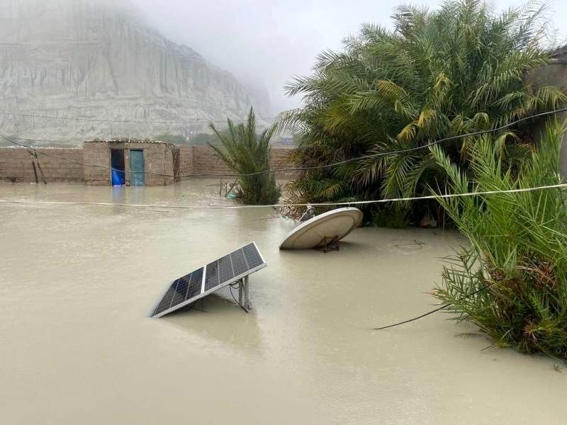 طغیان رودخانه‌ها در بلوچستان پاکستان/  بندر گوادر زیر آب رفت