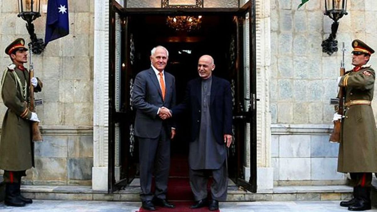 اشرف غنی از کابل خارج می شود