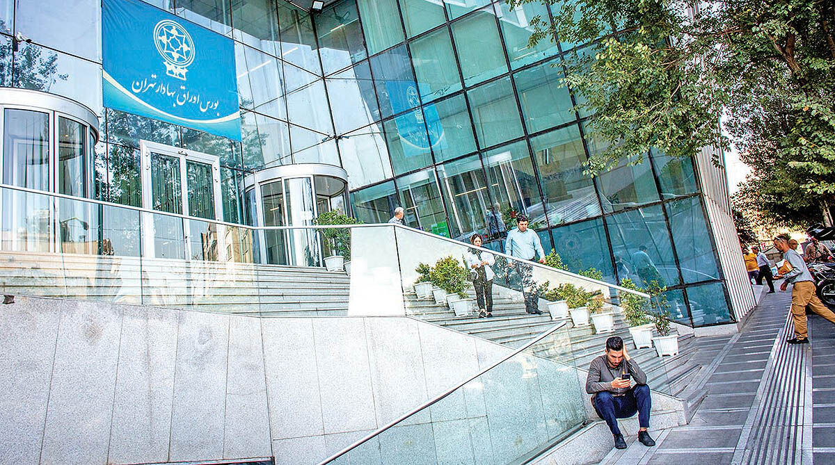 بورس در کوران تنهایی