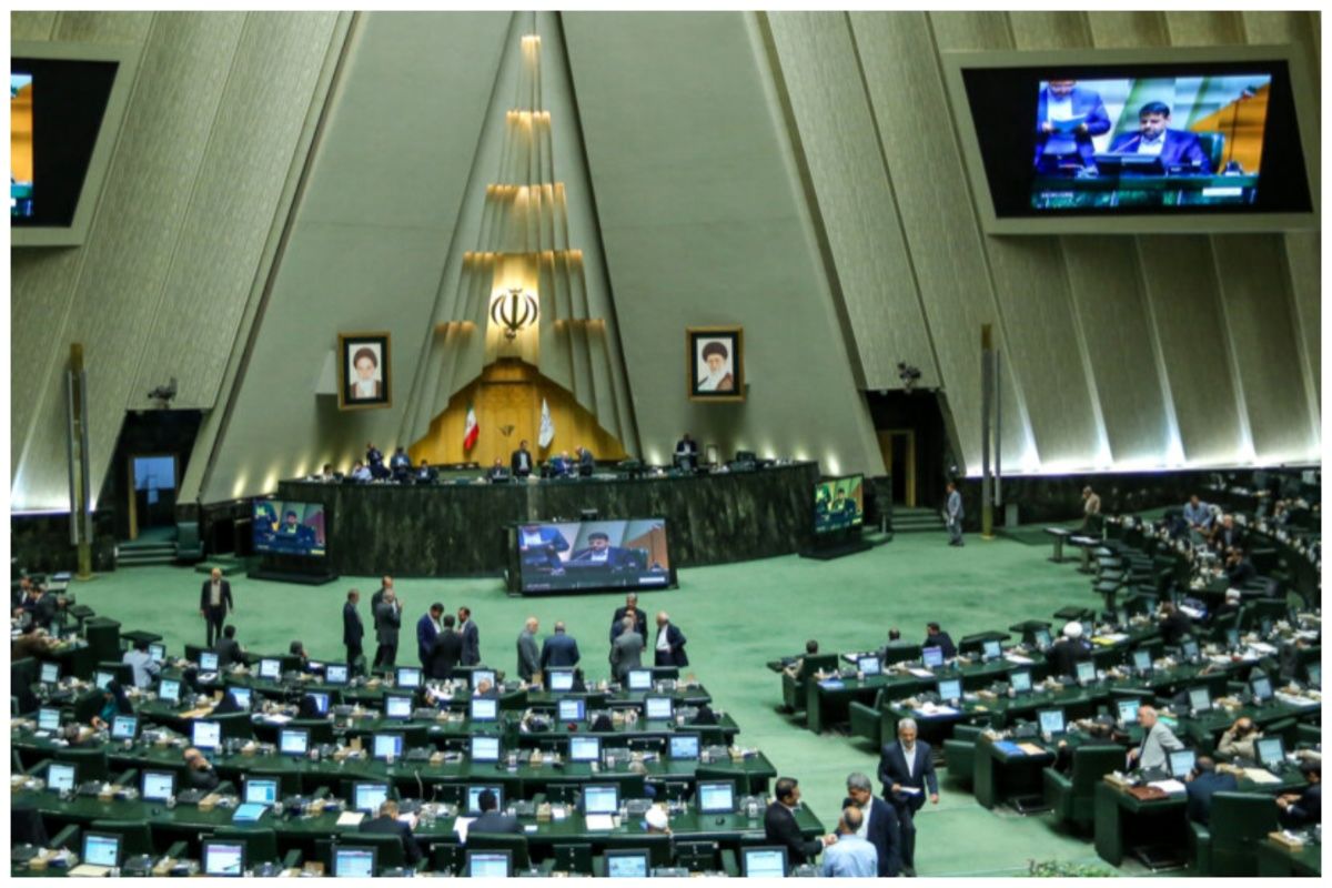 تدوین طرح دوفوریتی درباره لایحه بودجه در مجلس