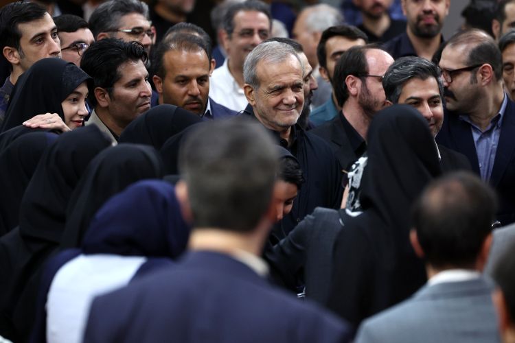 پزشکیان: گفت‌وگوها آمریکا را مجبور به همراهی کرد/ هنر، آوردن نگاه‌های مشترک به میدان است