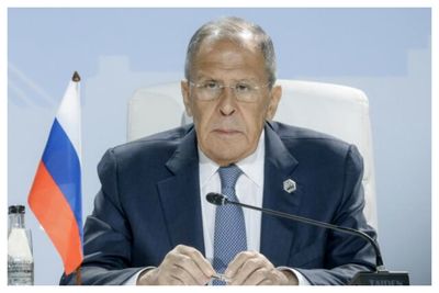 تماس تلفنی عراقچی و لاوروف درباره مذاکرات اسلام‌آباد