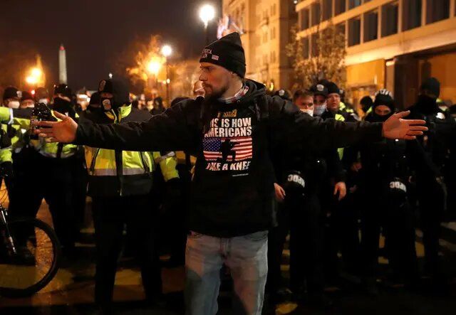 درگیری طرفداران ترامپ با پلیس در واشنگتن دی.سی