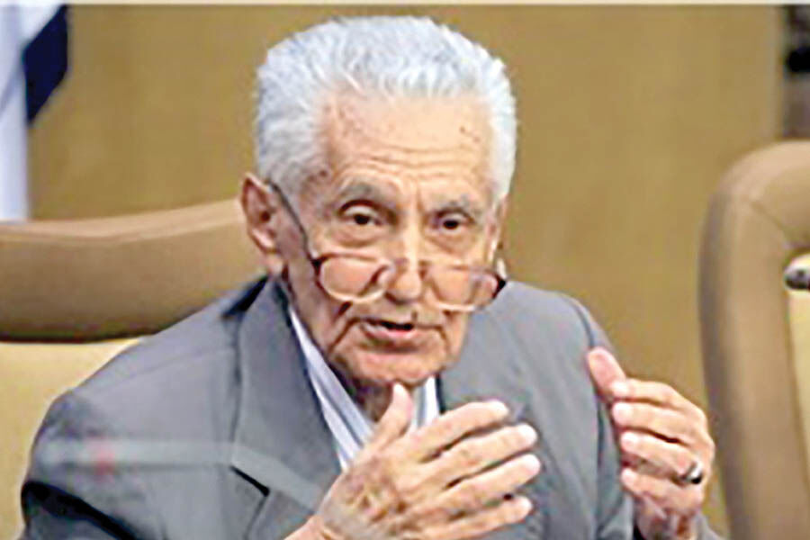 انتقاد احمد سمیعی از کم‌توجهی به «انشا» در مدارس