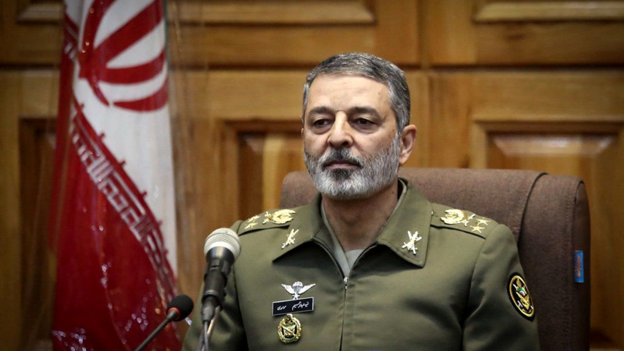 فرمانده کل ارتش: دشمن به دنبال ضربه زدن، انشقاق و تجزیه ایران است
