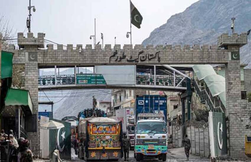 استقبال پاکستان از تصمیم افغانستان برای کاهش همکاری تجاری با اسلام آباد 