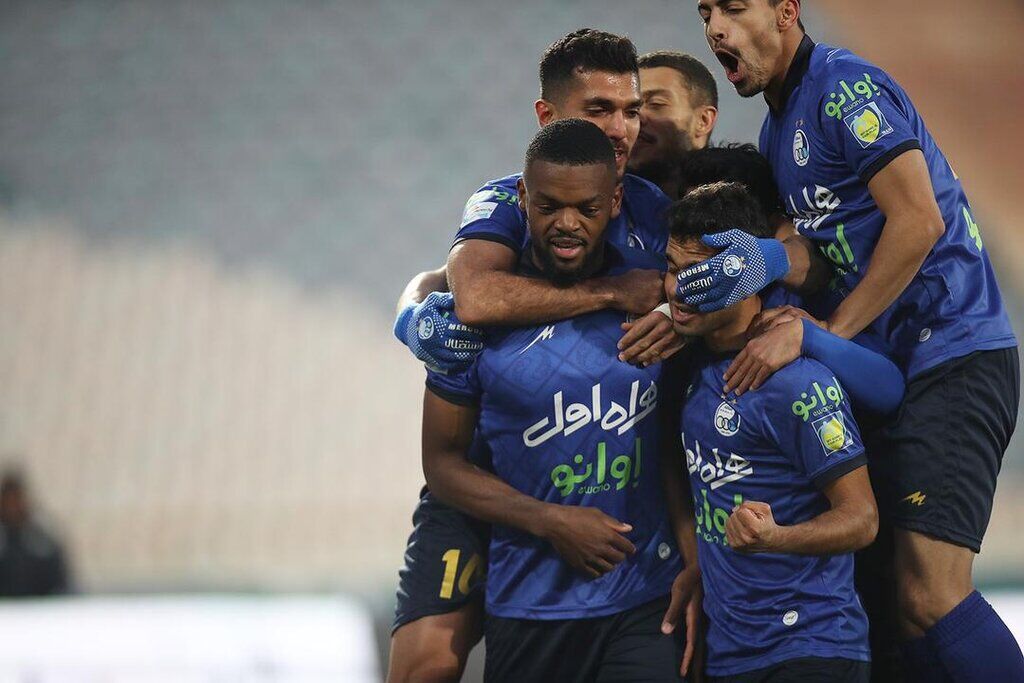 ستاره استقلال ایران را ترک کرد