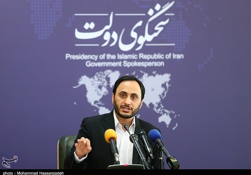 سخنگوی دولت: چک سفید امضا به خودروسازان نمی‌دهیم