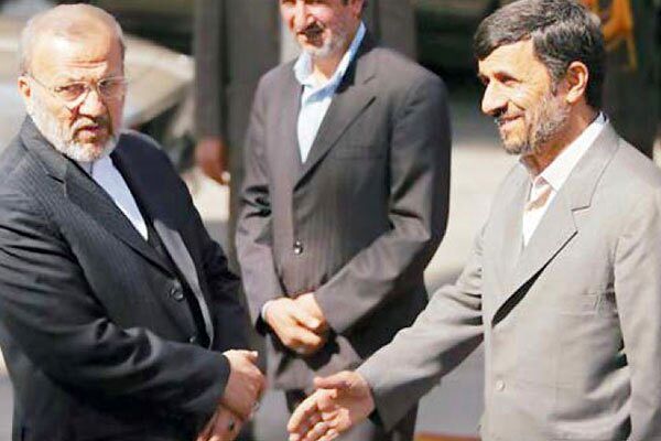 واکنش عجیب منوچهر متکی به شنیدن نام احمدی‌نژاد