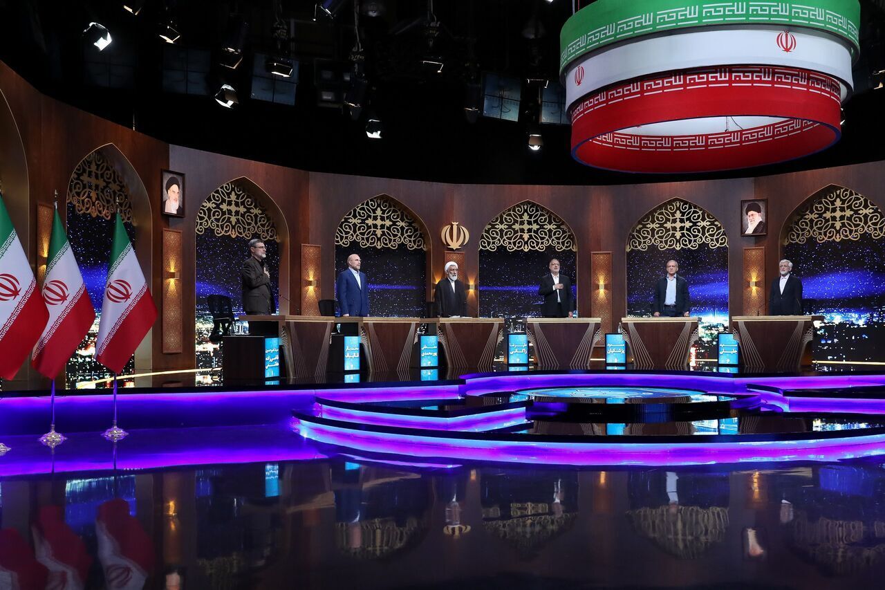 نحوۀ برگزاری مناظره امشب تغییر کرد + فیلم