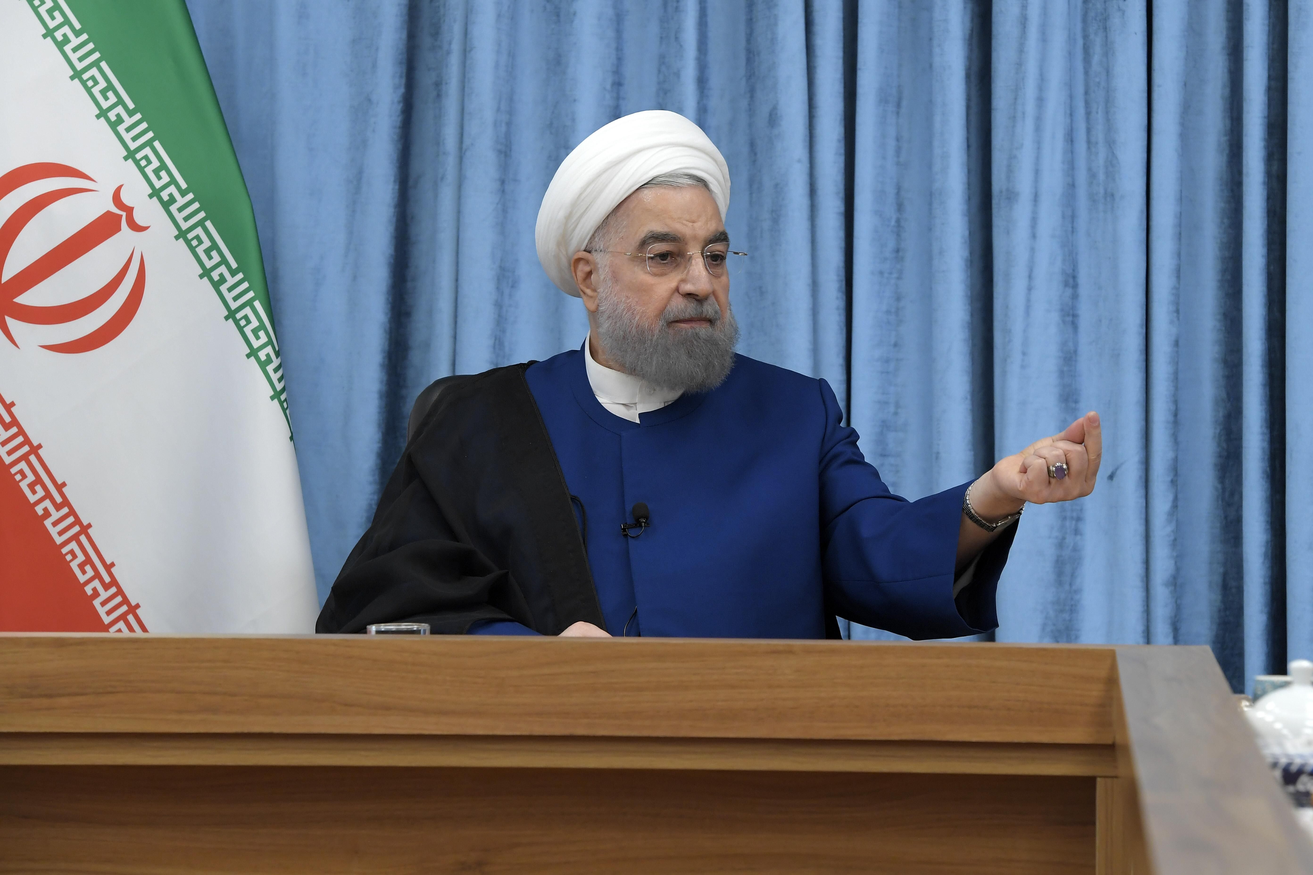 روحانی: من نه کلمه رفراندوم را گفتم و نه کلمه همه‌پرسی را/ وقتی به ما تجاوز بشود ما باید دفاع کنیم، اینکه جزو بدیهیات اولیه است