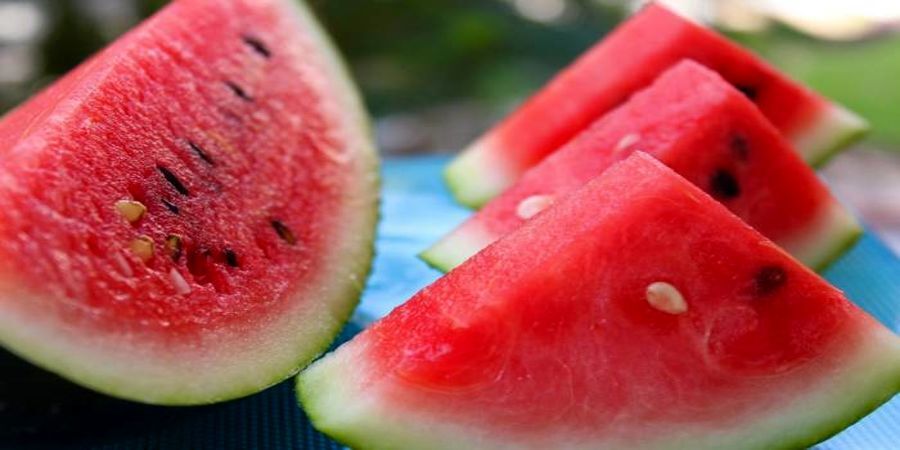 هسته این 7 میوه را حتما بخورید 