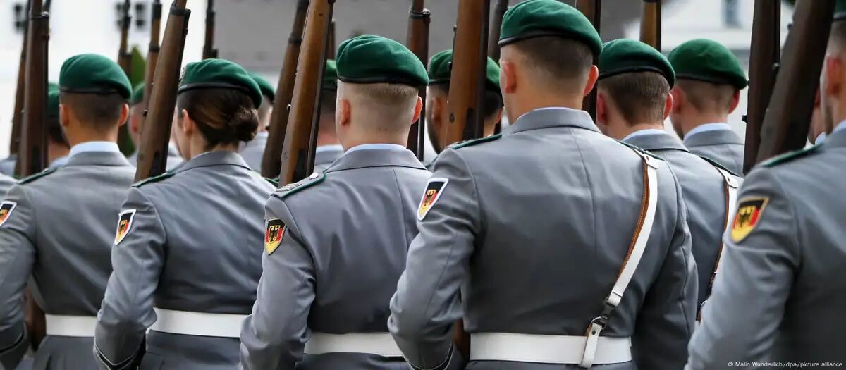 تغییر قوانین برای مقابله احتمالی با روسیه/ آلمانی‌ها به سربازی می‌روند؟